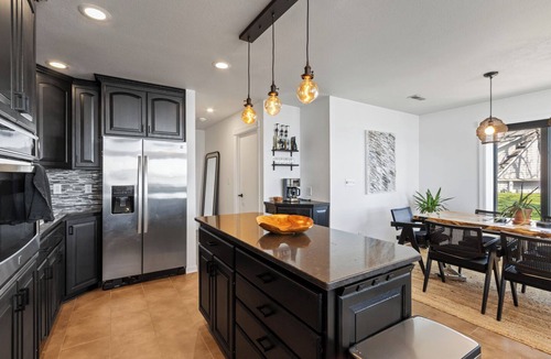 Clear Lake Condo | Lakeside Luxury~ Chic Comfort