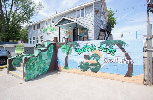 Lake Erie Beach Condo | Lakeside Oasis