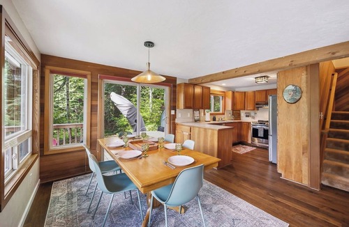 Hoodsport Cabin | Lakeside Retreat – Waterfront Cabin with Dock, Sauna on Lake Cushman