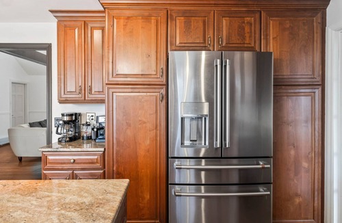 Brookfield House | Lakeside/Sleeps20/HotTub/GameRoom/2Acres/Fireplace