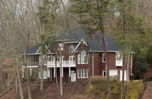 Johnson City House | Lakeside Spacious 5 Bedroom House!