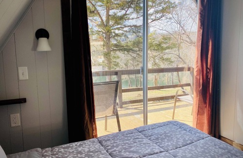 Indian Point Cabin | Lakeside Studio A-Frame Cabin | Calm Waters Resort | Boat Slips & Rentals | FREE Kayaks & Paddleboards | Guided Fishing & Lake Tours!