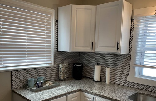 West Irondequoit House | Lakeside Sun&Fun- Devine vacation home near beach, Seabreeze & Port of Rochester