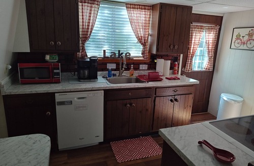 Lakeside Cottage | Lakeside Vacation Rental Inside Gates of Lakeside Ohio