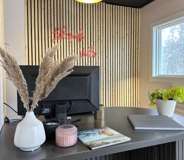 Okanagan-Similkameen Hotel | Lakeside Villa & Nordic Spa