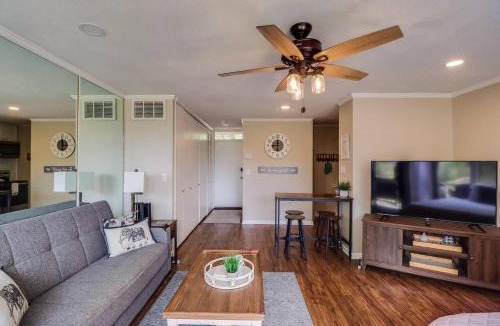 Diamondhead Apartment | Lakeside Villa - Quite Location, walk to the Country Club