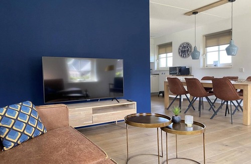 Hollandscheveld Villa | Lakeside Wellness Bungalow with Hot Tub