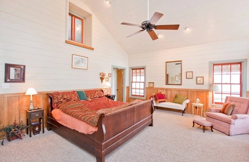 Franklin Cabin | LakeTrail Lodge E-Wing- outside hottub opt LT-EW