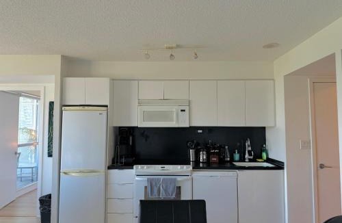 CityPlace Apartment | LakeView 2Bdrms 2Baths with 3 real beds and parking