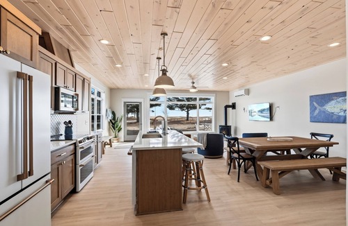 Garrison House | Lakeview 3-Unit Coastal Haven Sleeps 12