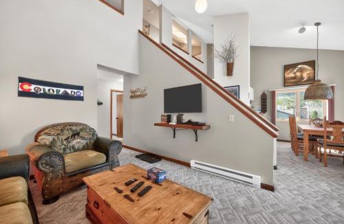 Silvercreek Apartment | Lakeview #B5