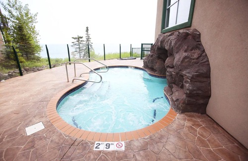 Two Harbors Condo | Lakeview Burlington Bay Three bedroom Suite