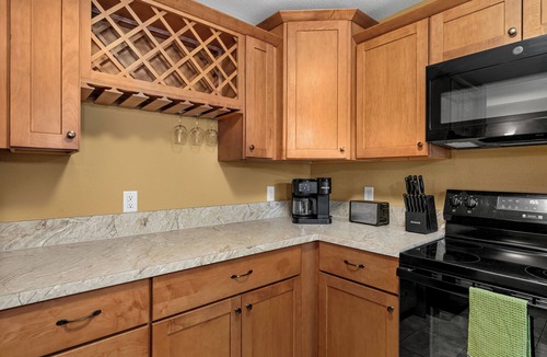 Two Harbors Condo | Lakeview condo, pool/hot tub. Perfect for families, groups. 3BR/2BA