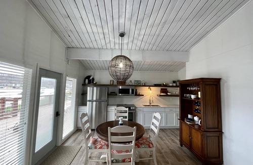 Gravois Mills Cabin | Lakeview Escape 2BR Cabin w/Dock, 2 Pools & Resort Amenities –Bass Point