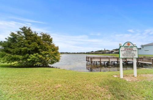 Sunset Lakes Apartment | Lakeview Family Haven in Kissimmee - Pool & Scenic Views