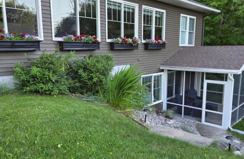 Onekama Apartment | LakeView Hideaway