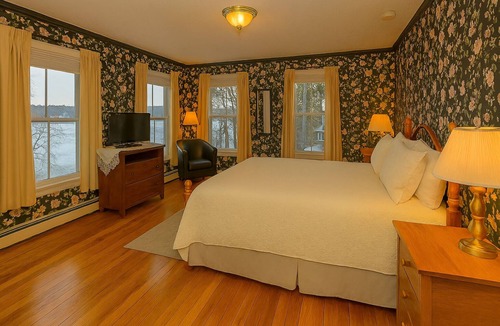 Naples Bed & Breakfast | Lakeview Inn