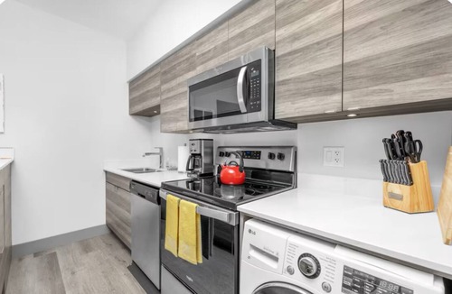 Vernon Resort | Lakeview King Studio Suite with Full Kitchen – Rental in Vernon, BC