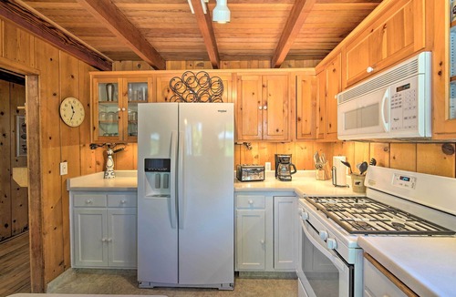 Cedar Glen Cottage | Lakeview Lodge Fit for Groups < 1 Mile to Lake!
