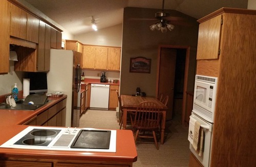 Wild Oak Cabin | Lakeview Pet-Friendly Cabin on 6 Acres With 165ft of Shoreline