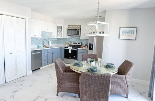 Osage Beach Condo | Lakeview Poolside 2BD/2BA/Pool/Balcony-Sleeps 6PP