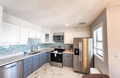 Osage Beach Condo | Lakeview Poolside 2BD/2BA/Pool/Balcony-Sleeps 6PP