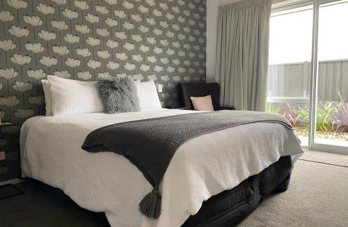 Lowburn House | Lakeview Terrace Accommodation