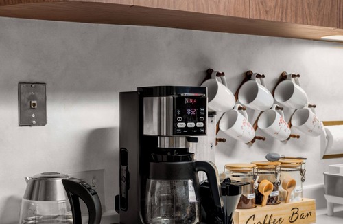 Rainier Valley House | Lakeview Tranquility Hot Tub Retreat Coffee Bar - Dog Friendly