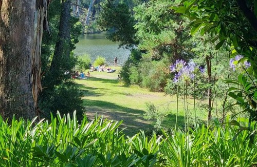 Daylesford House | Lakewood minutes walk to Lake Daylesford