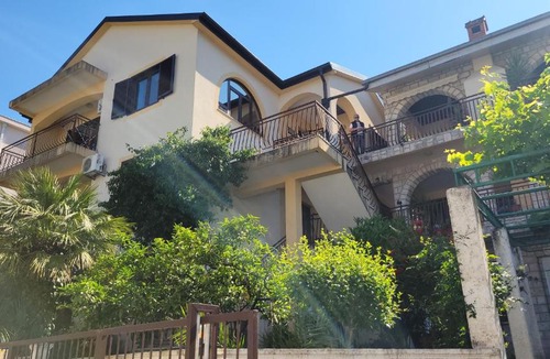 Meljine House | Laki-in