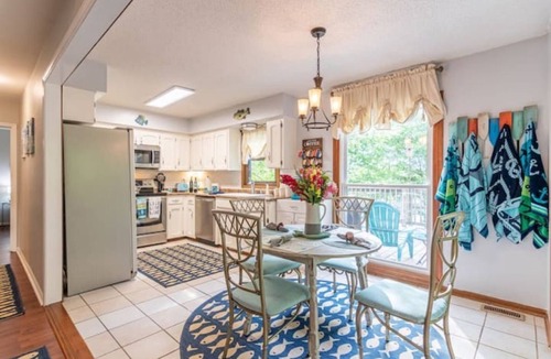 Arcadia House | LakingitEz.3BR/2BA amazing sunsets & hot tub