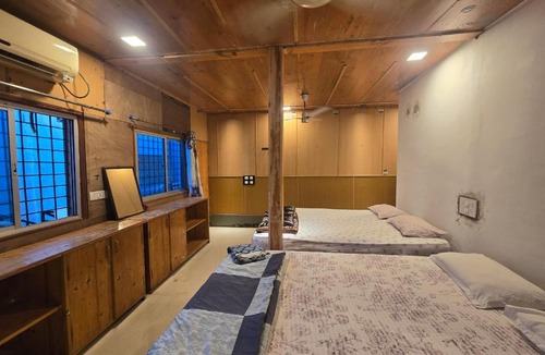 Hampi Bed & Breakfast | Lakshmi Heritage Tourist Home