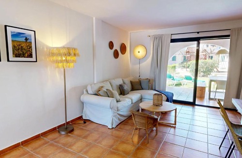 El Perello House | Lamb's Ears