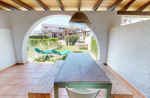 El Perello House | Lamb's Ears