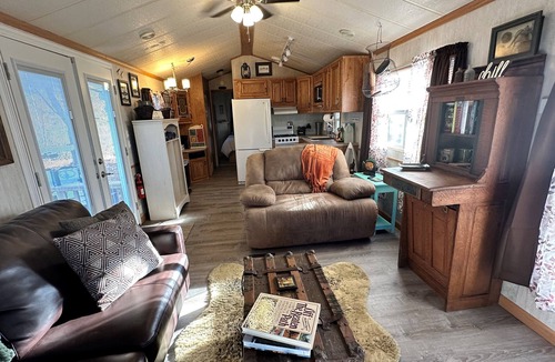 Bradford Cottage | Lamoka Lake 4-season tiny house for boating, ice-fishing, hunting, wineries