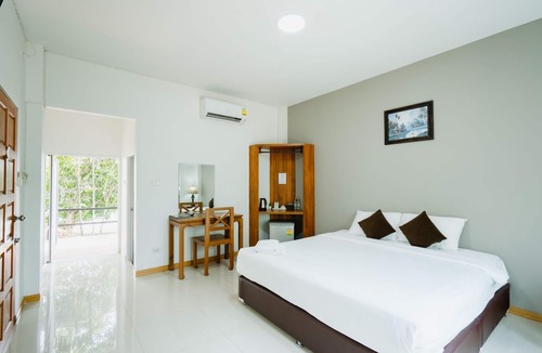 Khao Saming Hotel | Lamphurai Riverside Resort and Spa