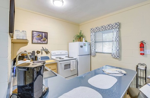 Chiefland Apartment | Lanai & Fire Pit: Riverfront Studio in Chiefland!