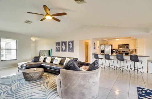 Fort Myers Cottage | Lanai & Pool: Waterfront Cape Coral Home!