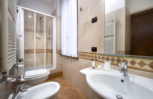 Milan Hotel | Lancaster Hotel