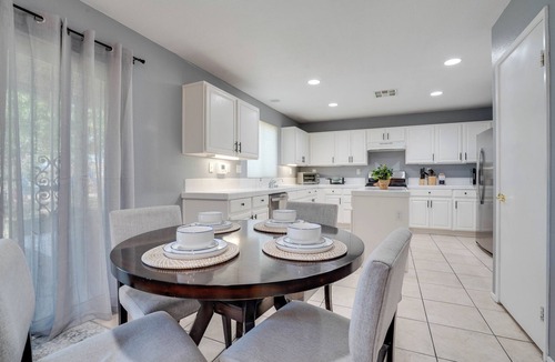 Lancaster House | Lancaster Retreat for Family!
