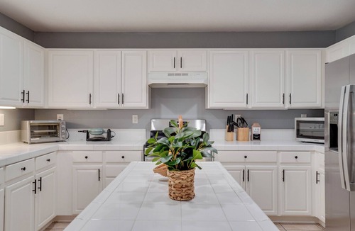 Lancaster House | Lancaster Retreat for Family!