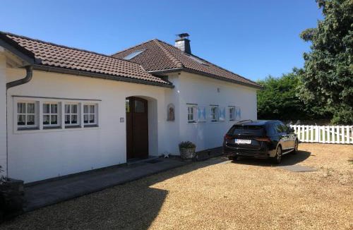 Henri-Chapelle Apartment | Landhaus Sylvia in Eupen, Terrasse , Garten & Nähe zum Hohen Venn