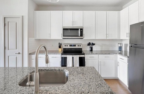 Murfreesboro Apartment | Landing | Amazing 1BD, Yoga Studio, Clubhouse