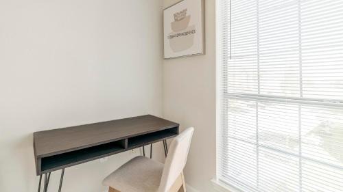 Southbelt/Ellington Apartment | Landing Amazing 1BD Pool Gym