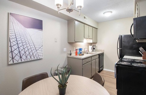 South Tulsa Apartment | Landing | Amazing 1BD, Pool, Clubhouse