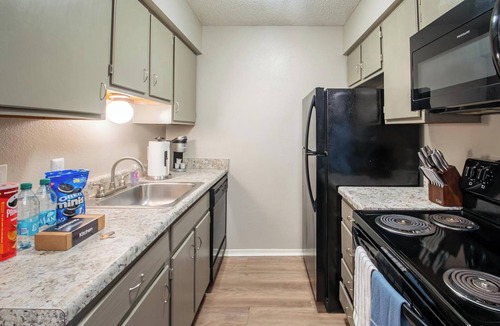South Tulsa Apartment | Landing | Amazing 1BD, Pool, Clubhouse