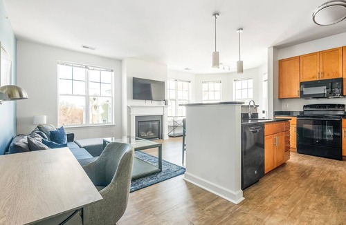 Frederick Apartment | Landing | Amazing 2BD, Pool, Gym