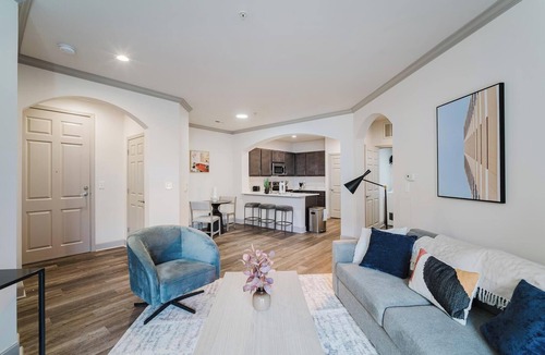 Corryville Apartment | Landing | Amazing 2BD, Clubhouse, Pool