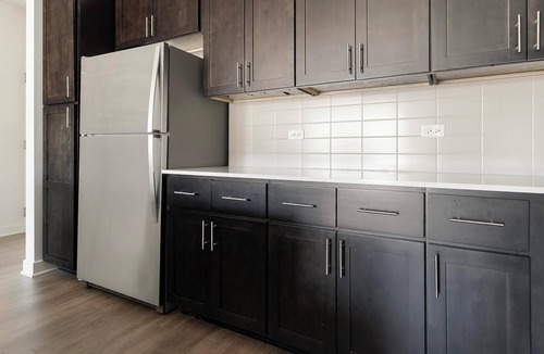 Schaumburg Apartment | Landing | Amazing 2BD, Gym, Yoga Studio
