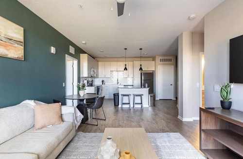 Kenton Apartment | Landing | Amazing 2BD, Yoga Studio, Gym
